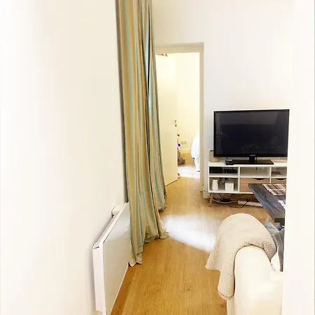 Parisien Apartment